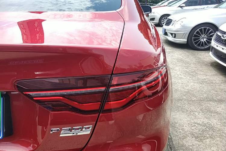 Used Jaguar XEL 2020 2.0T 200 PS R-DYNAMIC S Advanced Sport Edition Right Rear Taillight