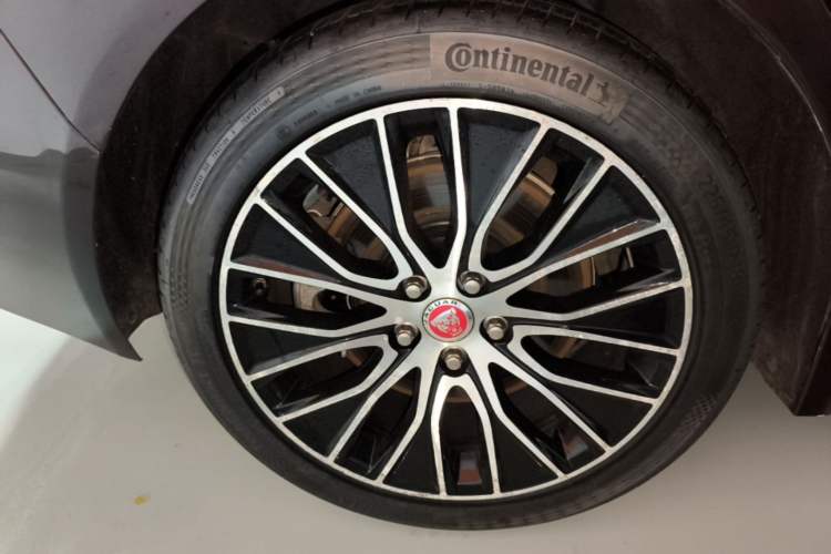 Used Jaguar XEL 2020 2.0T 200 PS S Advanced Elegance Edition Right Rear Wheel Hub
