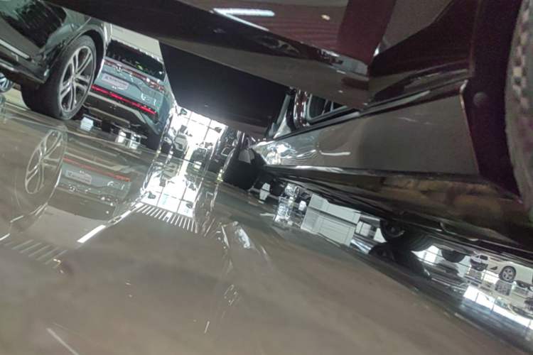 Used Jaguar XEL 2020 2.0T 200 PS S Advanced Elegance Edition Right Side Sill