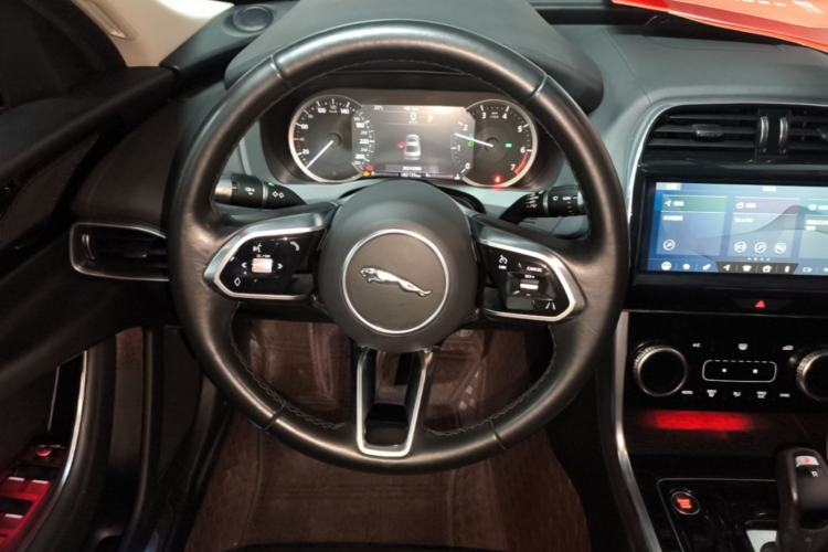 Used Jaguar XEL 2020 2.0T 200 PS S Advanced Elegance Edition Steering Wheel