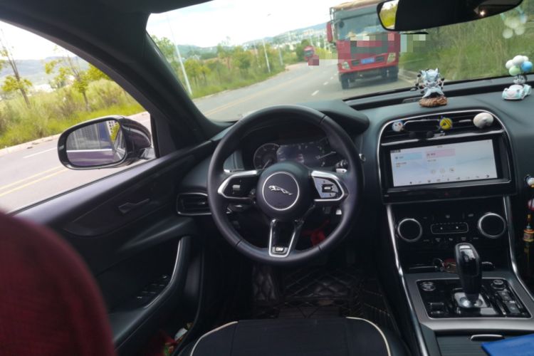Used Jaguar XEL 2020 2.0T 200PS R-DYNAMIC Youth Sports Edition Steering Wheel