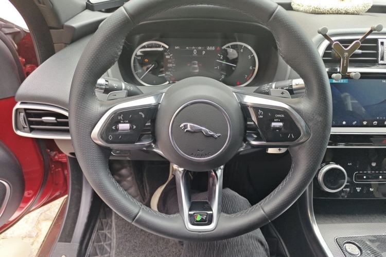 Used Jaguar XEL 2020 2.0T 200PS R-DYNAMIC Youth Sports Edition Steering Wheel