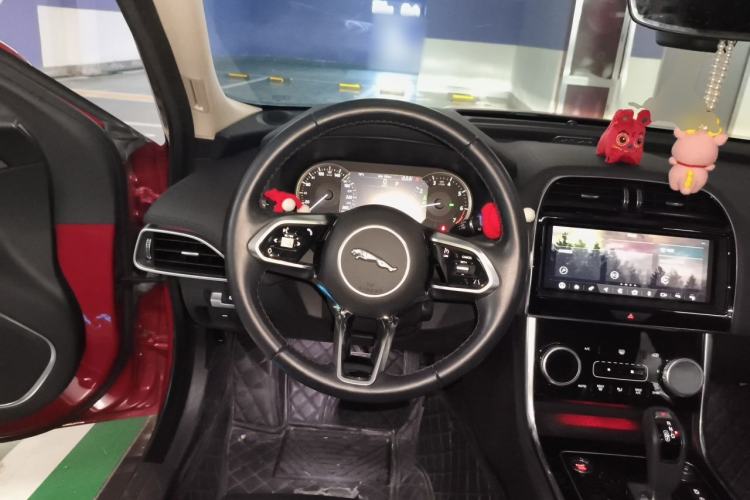 Used Jaguar XEL 2020 2.0T 200 PS S Advanced Elegance Edition Steering Wheel