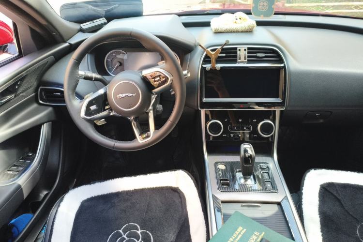 Used Jaguar XEL 2020 2.0T 200PS R-DYNAMIC Youth Sports Edition Steering Wheel