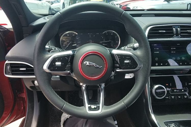Used Jaguar XEL 2020 2.0T 200 PS R-DYNAMIC S Advanced Sport Edition Steering Wheel