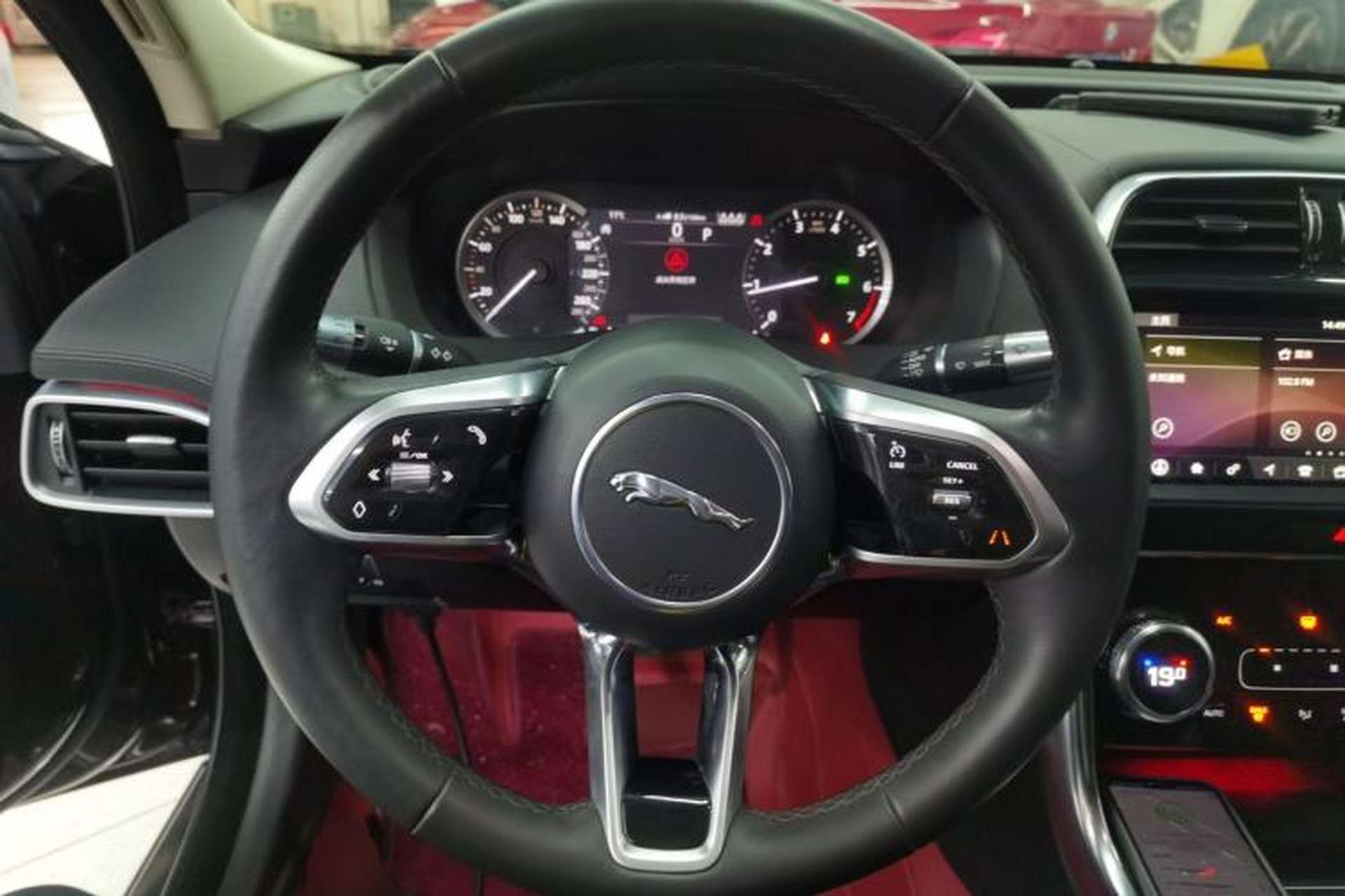 Used Jaguar XEL 2020 2.0T 200 PS S Advanced Elegance Edition Steering Wheel