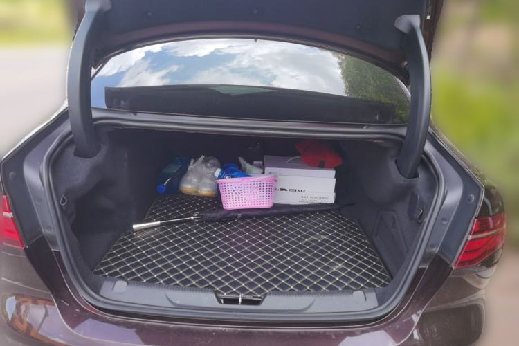 Used Jaguar XEL 2020 2.0T 200PS R-DYNAMIC Youth Sports Edition Trunk