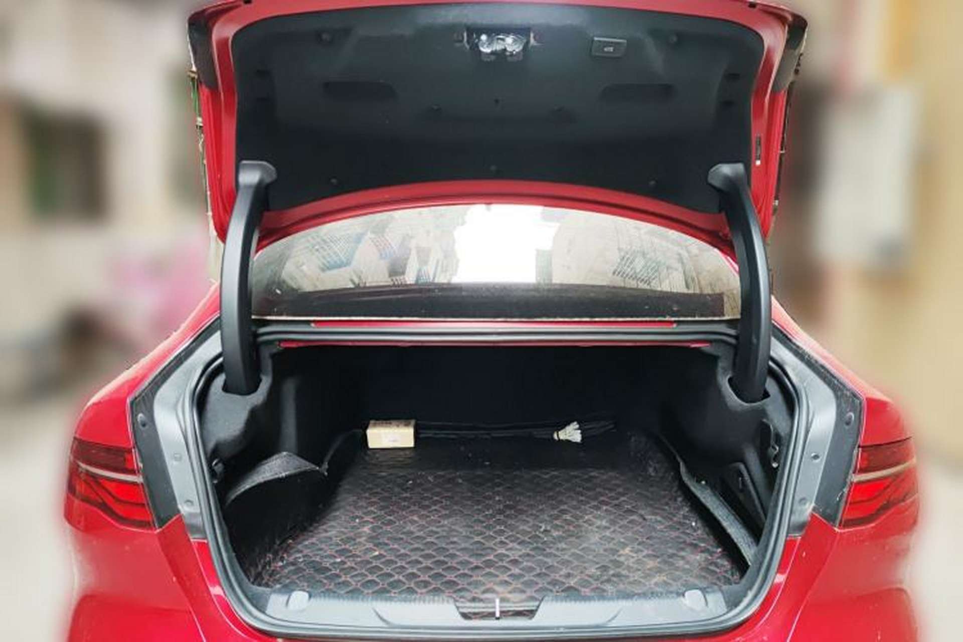 Used Jaguar XEL 2020 2.0T 200PS R-DYNAMIC Youth Sports Edition Trunk