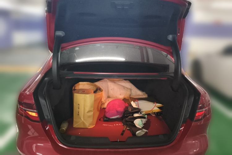 Used Jaguar XEL 2020 2.0T 200 PS S Advanced Elegance Edition Trunk