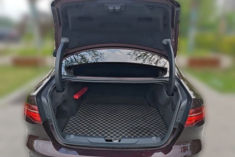 Used Jaguar XEL 2020 2.0T 200 PS R-DYNAMIC S Advanced Sport Edition Trunk