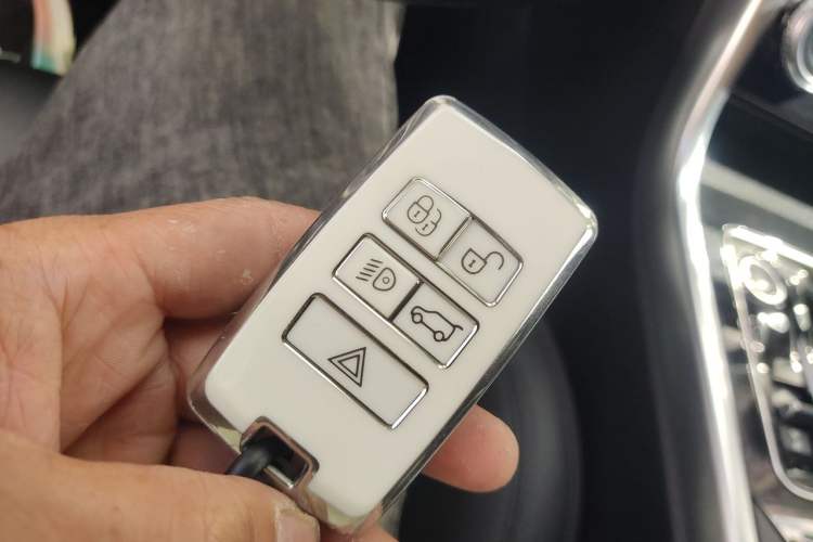 Used Jaguar XEL 2020 2.0T 200 PS S Advanced Elegance Edition Vehicle Key