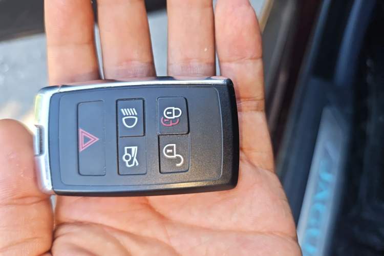 Used Jaguar XEL 2020 2.0T 200 PS R-DYNAMIC S Advanced Sport Edition Vehicle Key