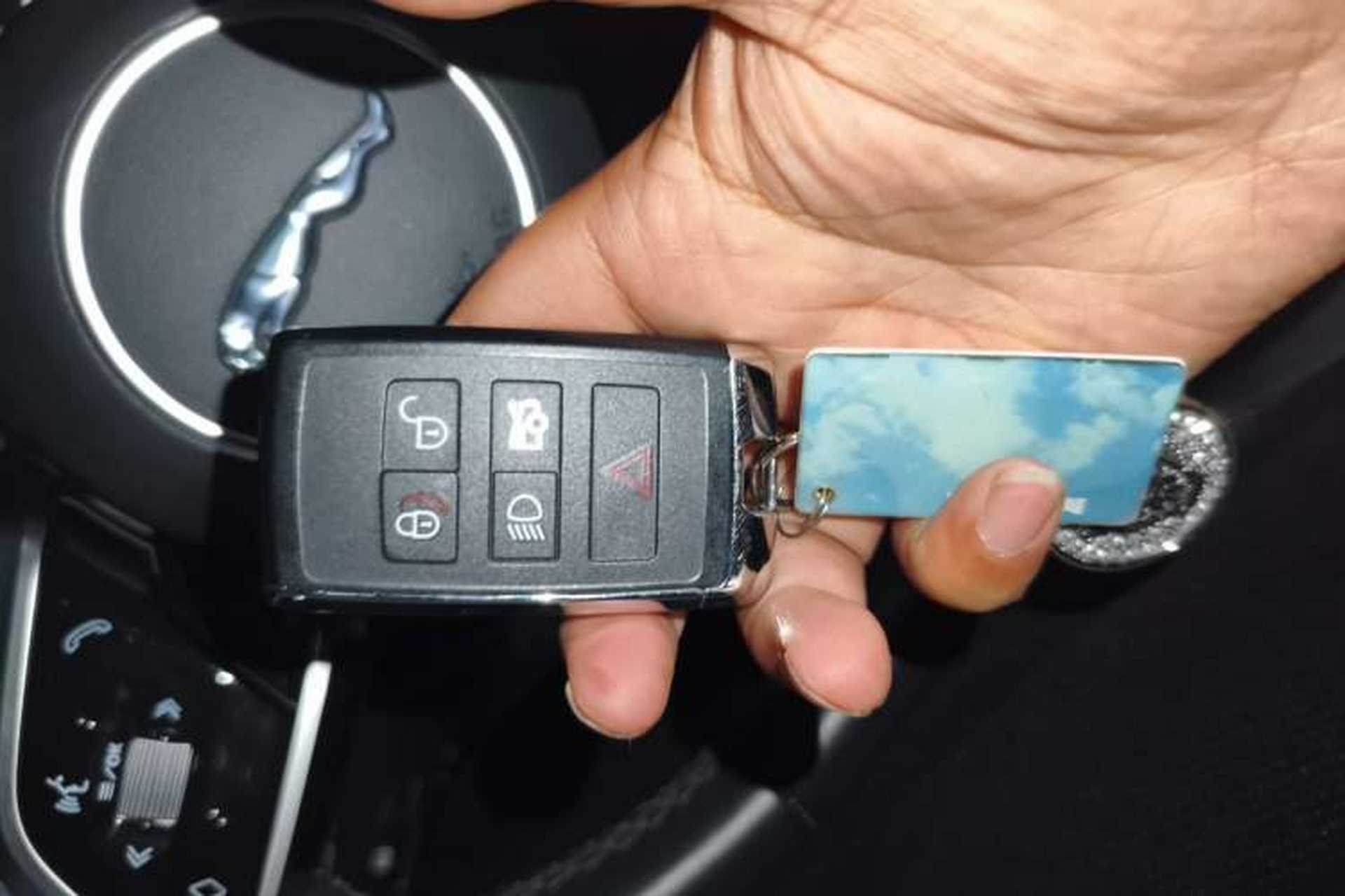 Used Jaguar XEL 2020 2.0T 200 PS S Advanced Elegance Edition Vehicle Key
