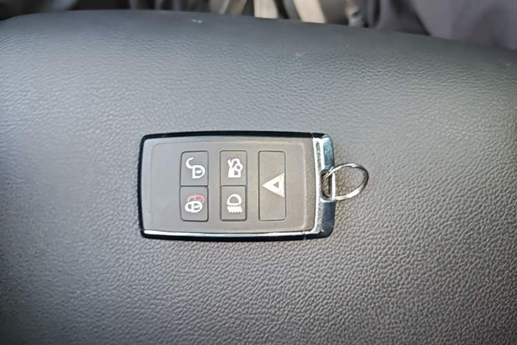 Used Jaguar XEL 2020 2.0T 200 PS R-DYNAMIC S Advanced Sport Edition Vehicle Key