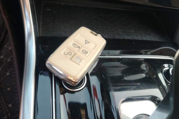 Used Jaguar XEL 2020 2.0T 200 PS S Advanced Elegance Edition Vehicle Key