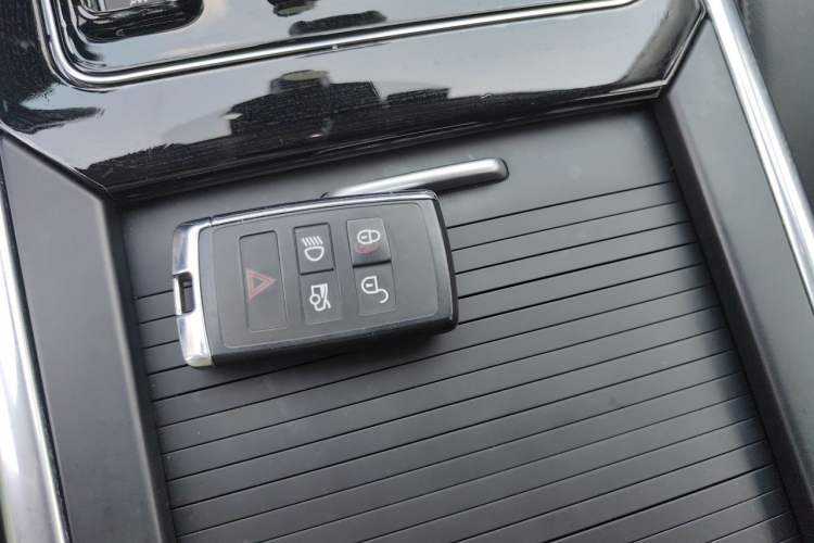 Used Jaguar XEL 2020 2.0T 200 PS S Advanced Elegance Edition Vehicle Key