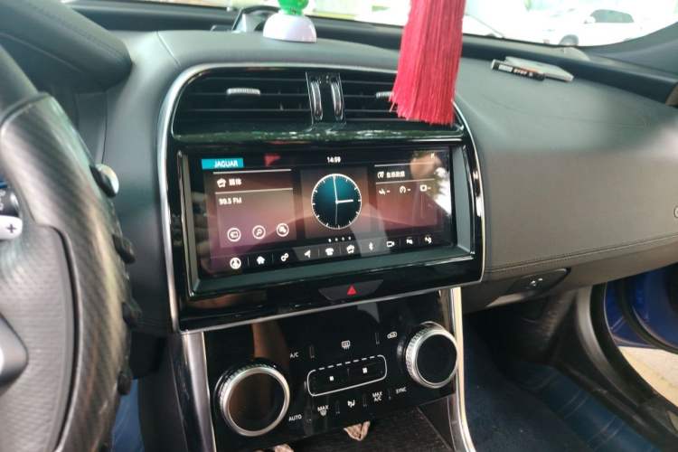 Used Jaguar XEL 2020 2.0T 200 PS R-DYNAMIC S Advanced Sport Edition Audio And AC Panel
