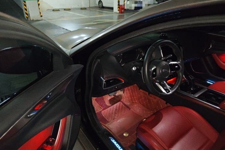 Used Jaguar XEL 2020 2.0T 200 PS R-DYNAMIC S Advanced Sport Edition Driver Seat