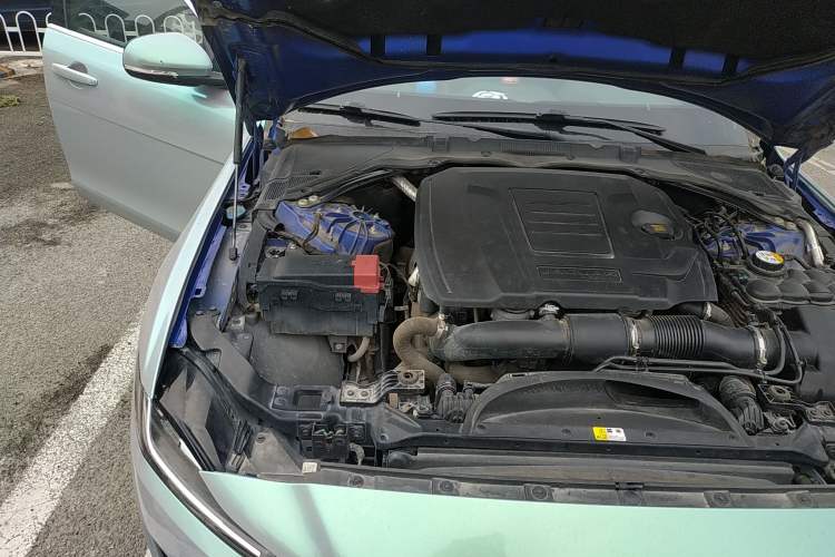 Used Jaguar XEL 2020 2.0T 200PS R-DYNAMIC Youth Sports Edition Engine Bay Right