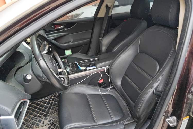 Used Jaguar XEL 2020 2.0T 250 PS SE Tech-Elegant Edition Left Front Seat