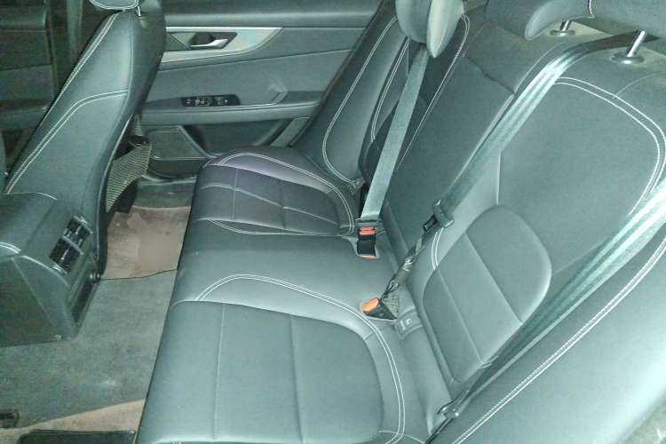Used Jaguar XEL 2020 2.0T 200PS R-DYNAMIC Youth Sports Edition Left Rear Seat