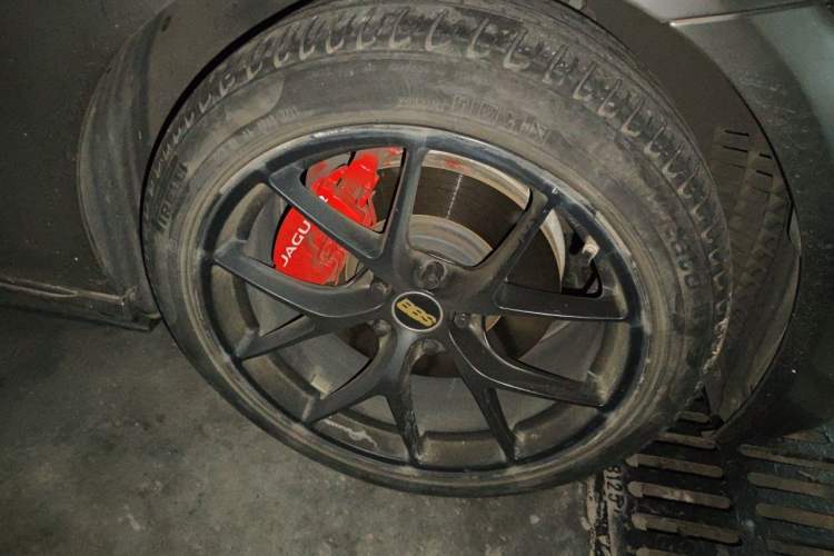 Used Jaguar XEL 2020 2.0T 200 PS R-DYNAMIC S Advanced Sport Edition Right Front Wheel Hub