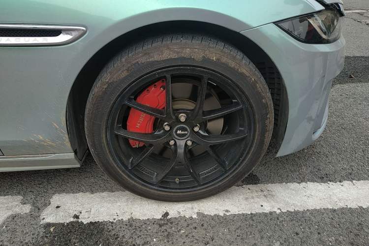 Used Jaguar XEL 2020 2.0T 200PS R-DYNAMIC Youth Sports Edition Right Front Wheel Hub