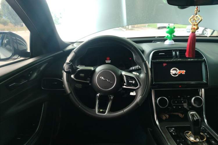 Used Jaguar XEL 2020 2.0T 200 PS R-DYNAMIC S Advanced Sport Edition Steering Wheel