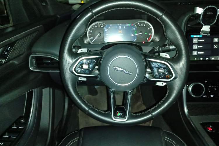 Used Jaguar XEL 2020 2.0T 200PS R-DYNAMIC Youth Sports Edition Steering Wheel