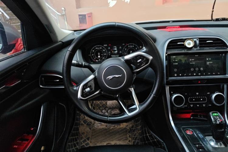 Used Jaguar XEL 2020 2.0T 250 PS SE Tech-Elegant Edition Steering Wheel