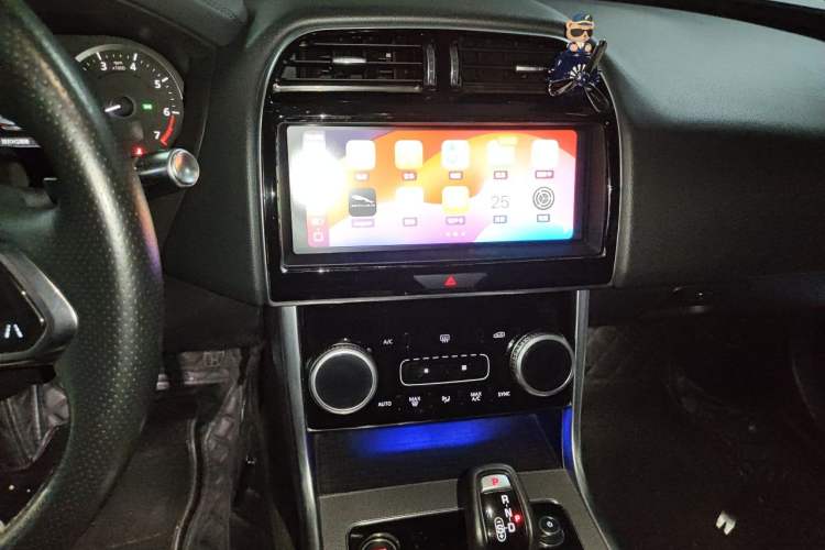 Used Jaguar XEL 2020 2.0T 200PS R-DYNAMIC Youth Sports Edition Audio And AC Panel