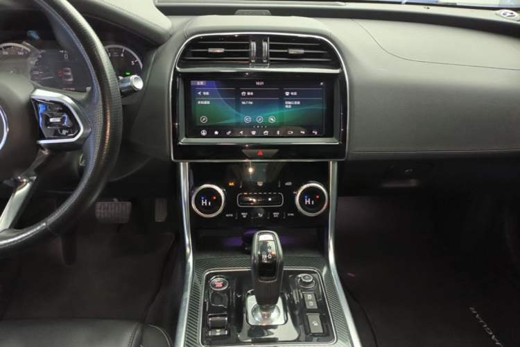 Used Jaguar XEL 2020 2.0T 200 PS R-DYNAMIC S Advanced Sport Edition Audio And AC Panel