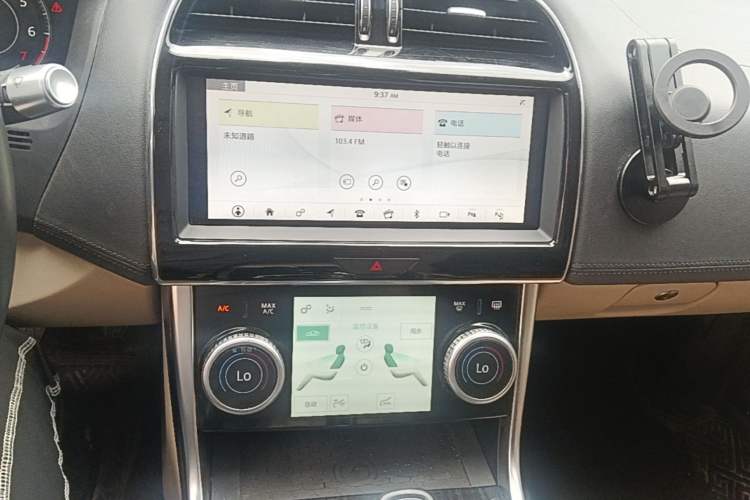 Used Jaguar XEL 2020 2.0T 250 PS SE Tech-Elegant Edition Audio And AC Panel