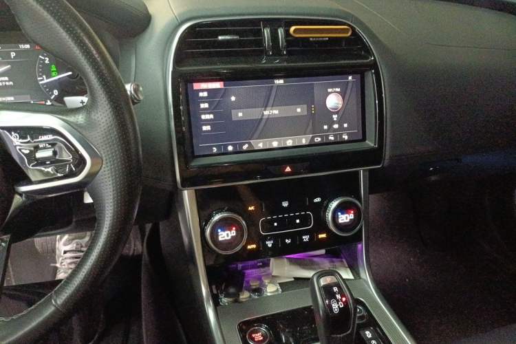 Used Jaguar XEL 2020 2.0T 200 PS R-DYNAMIC S Advanced Sport Edition Audio And AC Panel