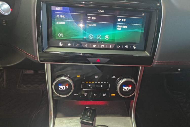 Used Jaguar XEL 2020 2.0T 200 PS R-DYNAMIC S Advanced Sport Edition Audio And AC Panel