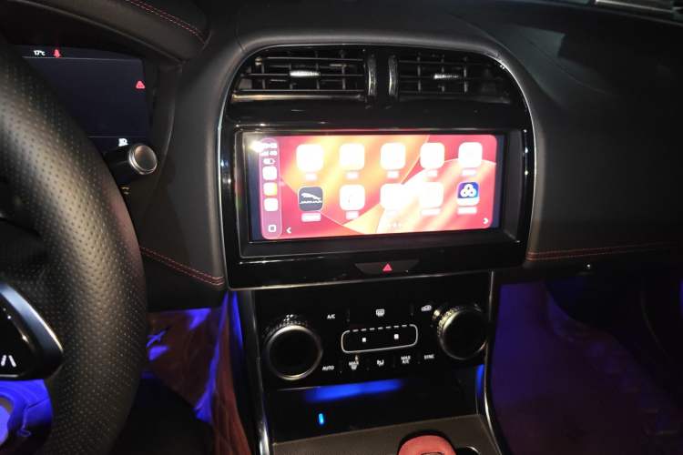 Used Jaguar XEL 2020 2.0T 200 PS R-DYNAMIC S Advanced Sport Edition Audio And AC Panel