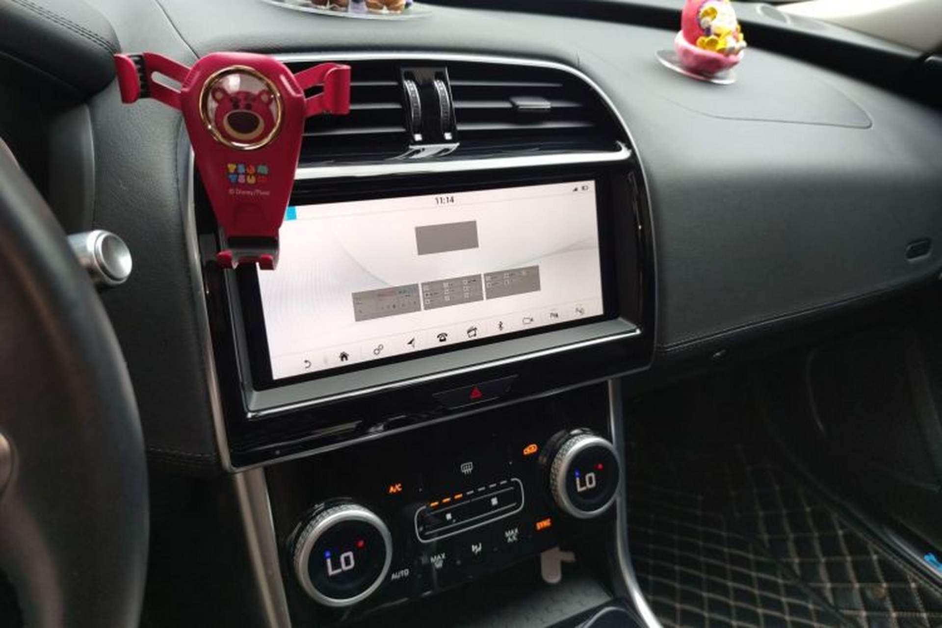 Used Jaguar XEL 2020 2.0T 200 PS S Advanced Elegance Edition Audio And AC Panel
