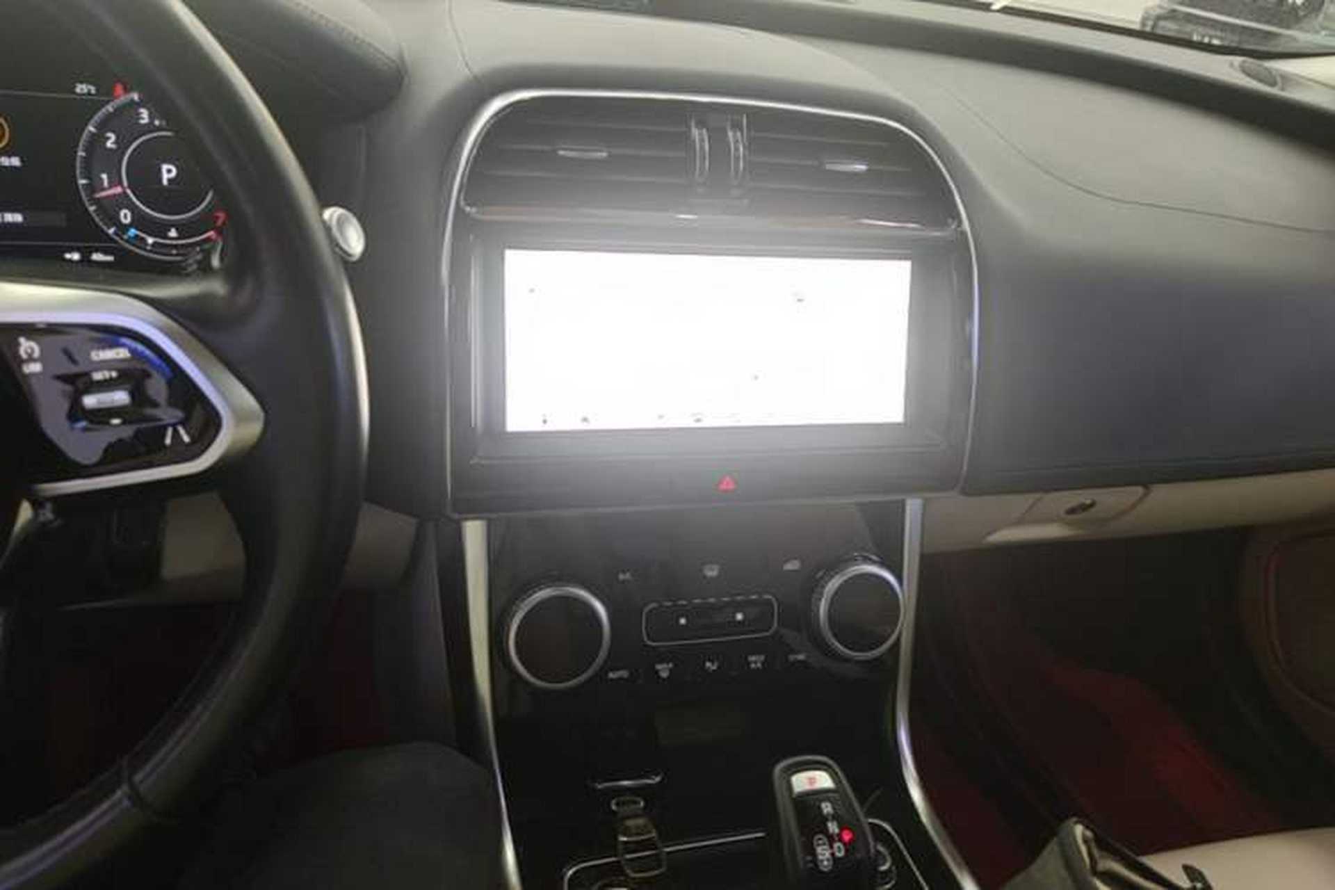 Used Jaguar XEL 2020 2.0T 250 PS SE Tech-Elegant Edition Audio And AC Panel