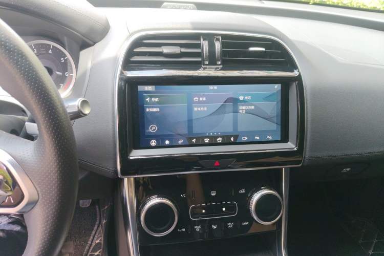 Used Jaguar XEL 2020 2.0T 200 PS R-DYNAMIC S Advanced Sport Edition Audio And AC Panel