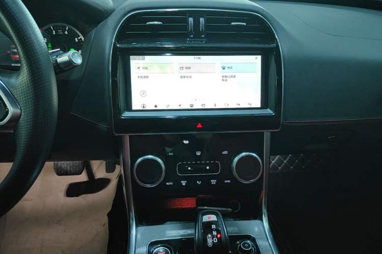 Used Jaguar XEL 2020 2.0T 200 PS R-DYNAMIC S Advanced Sport Edition Audio And AC Panel