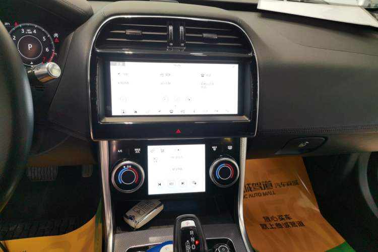Used Jaguar XEL 2020 2.0T 200 PS R-DYNAMIC S Advanced Sport Edition Audio And AC Panel