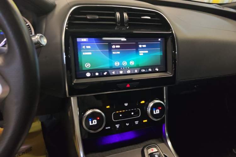 Used Jaguar XEL 2020 2.0T 200PS R-DYNAMIC Youth Sports Edition Audio And AC Panel