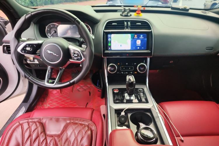 Used Jaguar XEL 2020 2.0T 200 PS R-DYNAMIC S Advanced Sport Edition Center Console