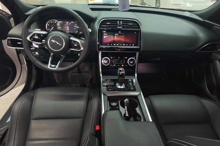 Used Jaguar XEL 2020 2.0T 200PS R-DYNAMIC Youth Sports Edition Center Console