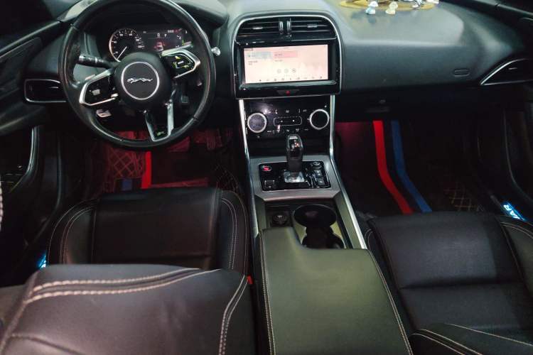 Used Jaguar XEL 2020 2.0T 200PS R-DYNAMIC Youth Sports Edition Center Console