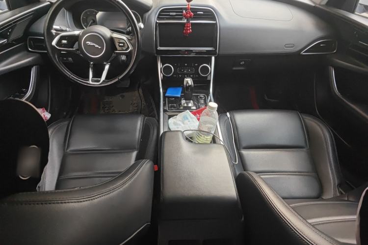 Used Jaguar XEL 2020 2.0T 200 PS S Advanced Elegance Edition Center Console