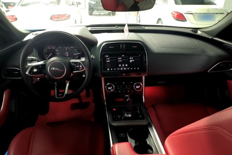 Used Jaguar XEL 2020 2.0T 200 PS R-DYNAMIC S Advanced Sport Edition Center Console
