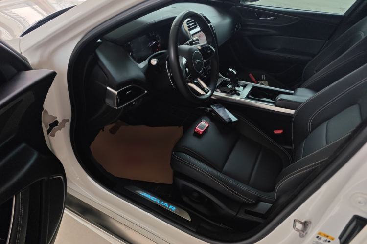 Used Jaguar XEL 2020 2.0T 200 PS R-DYNAMIC S Advanced Sport Edition Driver Seat