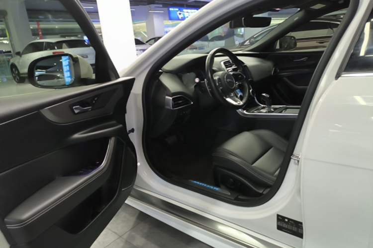 Used Jaguar XEL 2020 2.0T 200 PS R-DYNAMIC S Advanced Sport Edition Driver Seat