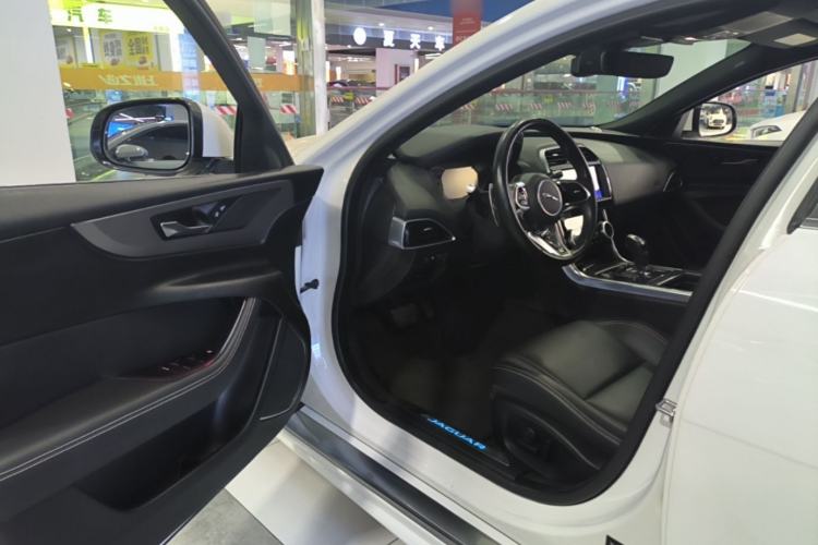 Used Jaguar XEL 2020 2.0T 200 PS R-DYNAMIC S Advanced Sport Edition Driver Seat